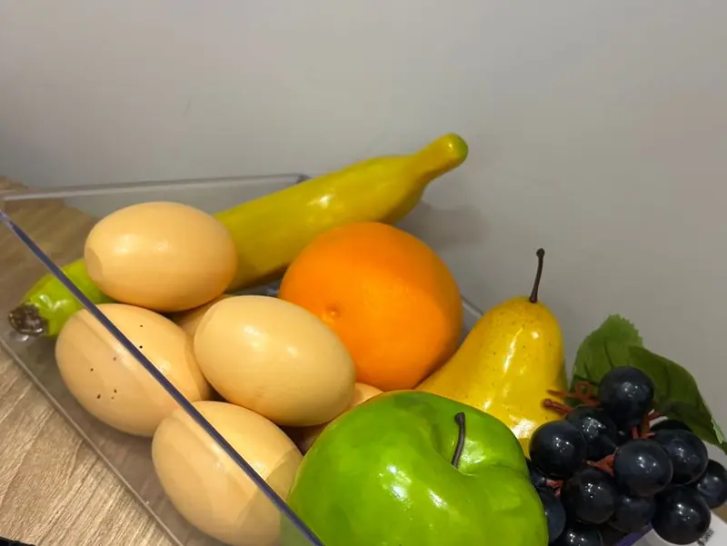 Frutas sobre a mesa do consultório de nutrição